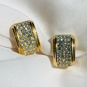 Vintage ✨ Christian Dior✨ Crystal Clip On Gold Toned Earrings Signed